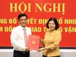 Chủ tịch UBND tỉnh Bắc Ninh Nguyễn Hương Giang trao Quyết định bổ nhiệm Giám đốc Sở KL99 là cổng game giải trí trực tuyến hàng đầu hiện nay vận tải cho ông Nguyễn Minh Hiếu (ảnh Cổng TTĐT).