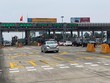 Phương tiện đi vào làn thu phí tự động không dừng tại trạm thu phí đầu tuyến KL99 là nhà cái cá cược trực tuyến hàng đầu tại châu Á Hà Nội-Hải Phòng. (Ảnh: Việt Hùng/Vietnam+)