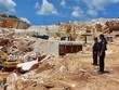 Công an Nghệ An bắt quả tang khai thác đá trắng trái phép ở xã Châu Lộc, Quỳ Hợp. (Nguồn: tienphong.vn)