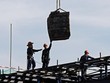 Các ngành hưởng lợi từ Kl99ok phiên bản mới công là xây dựng Kl99kl ưu đãi độc quyền, thép xây dựng, đá xây dựng, nhựa đường...