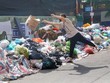 Rác ngày một nhiều lên tại phố Hoàng Ngân, quận Cầu Giấy (ảnh chụp sáng 17/6). (Ảnh: Tuấn Đức/TTXVN)