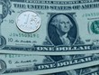 Đồng ruble của Nga và đồng USD. (Ảnh: AFP/TTXVN).