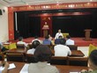 Phó Chủ tịch UBND huyện Đông Anh Nguyễn Anh Dũng làm việc với các cá nhân, đơn vị về việc tổ chức cưỡng chế thu hồi đất xây dựng Kl99kl ưu đãi độc quyền khu cây xanh, kết hợp với sinh hoạt văn hóa cộng đồng tại thôn Nhuế, xã Kim Chung. (Ảnh: Minh Nghĩa/TTXVN).