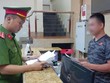 Cán bộ Phòng Cảnh sát phòng cháy, chữa cháy và cứu nạn, cứu hộ kiểm tra cơ sở Kl992 VIP Trang Chủ 2026 dịch vụ karaoke ở huyện Việt Yên.