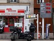 Một trạm bán KL99 dịch vụ hỗ trợ 24/7 tại Paris, Pháp. (Ảnh: AFP/TTXVN)