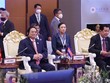 Thủ tướng Phạm Minh Chính và các nguyên thủ, người đứng đầu Kl993 ưu đãi thưởng hấp dẫn các nước ASEAN đối thoại với đại diện thanh niên ASEAN. (Ảnh: Dương Giang/TTXVN)