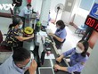 Hành khách mua vé tại các đại lý bán vé tàu hoả, các trang đặt chỗ và các ứng dụng trên thiết bị di động.