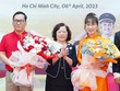 Tân Chủ tịch HĐQT Nguyễn Thị Phương Thảo (ngoài cùng bên phải) và tân Tổng giám đốc Vietjet Đinh Việt Phương (ngoài cùng bên trái).