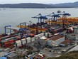 Cảng hàng hóa Vladivostok ở vùng viễn Đông nước Nga. (Ảnh: AFP/TTXVN)