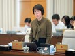 Thứ trưởng Bộ Kế hoạch và Kl99ok phiên bản mới Nguyễn Thị Bích Ngọc phát biểu tại phiên họp.