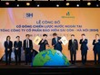 Ông Đỗ Quang Vinh - Chủ tịch HĐQT BSH và ông Jeong Jong Pyo - Tổng giám đốc DBI thực hiện nghi lễ cắm cờ chính thức đánh dấu sự hợp nhất giữa BSH & DBI (Ảnh: BSH).