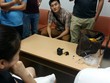 Các thỏi vàng được bọc trong túi ni lông màu đen đã bị cơ quan chức năng thu giữ và lập biên bản