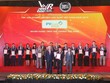 Đại diện PVcomBank, ông Phạm Huy Tuyên – Phó Tổng Giám đốc nhận giải thưởng từ Ban tổ chức