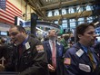 Dữ liệu việc làm giúp S&P 500 lập đỉnh cao mới, vàng lao dốc