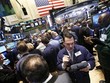 Phố Wall quay đầu giảm điểm sau khi nhận tin dữ - Ảnh: Reuters