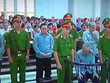 Các bị cáo tại tòa trong phiên xử chiều ngày 9/6 - Ảnh chụp qua màn hình