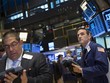 S&P 500 cán mốc 2.000 điểm trong phiên 26/8, nhưng rất mong manh - Ảnh: Reuters
