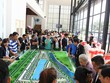 Khách đến tham quan Lakeview City phần lớn là những gia đình nhiều thế hệ