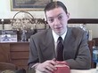 John trong một video nhận xét đồ ăn. Ảnh: YouTube
