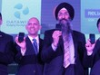 Lãnh đạo DataWind giới thiệu loạt smartphone giá siêu rẻ, miễn phí Internet một năm. Ảnh: BGR.