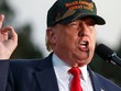Tỷ phú Mỹ Donald Trump có nhiều phát ngôn gây sốc khi chạy đua vào Nhà Trắng. Ảnh:ABC News

"Chúng ta nên dừng cuộc bầu cử và trao chức tổng thống cho Trump, đúng không? Chúng ta tổ chức để làm gì? các chính sách của bà ấy quá tệ", Washington Post dẫn lại lời ông Trump nói với người ủng hộ ở Springfield, bang Ohio khi nhắc đến bà Hillary Clinton.