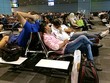 Hành kháchtại sân bây quốc tế Hamad ở Doha, Qatar vào 6/6. Ảnh:AP
