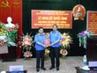 Ông Nguyễn Hải Phong, Phó Viện trưởng thường trực VKSND tối cao
trao Quyết định điều động, bổ nhiệm chức vụ Viện trưởng VKSND tỉnh Tuyên Quang cho ông Lại Viết Quang