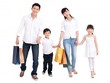 Người Việt giảm tiết kiệm, tăng chi tiêu cho du lịch, mua sắm quần áo
