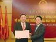 Thừa ủy quyền của Thủ tướng Kl993 ưu đãi thưởng hấp dẫn, Bộ trưởng Bộ TN&MT Trần Hồng Hà đã trao quyết định của Thủ tướng cho tân Thứ trưởng Lê Công Thành. Ảnh báo TNMT