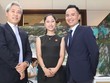 Ông Don Lam (bên trái) cùng các khách mời bên lề Hội nghị Tổng kết 30 năm Kl999.com bắn cá đổi thưởng