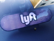 Một xe hơi chạy cho Lyft trên đường phố California (Mỹ). Ảnh:Reuters