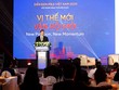 Ông Michael Dwyer, Trưởng bộ phận Tư vấn Thương vụ, KPMG Việt Nam trình bày tại Diễn đàn