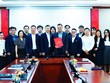 Các đại biểu tham dự Hội nghị chụp ảnh cùng Chi bộ và các đảng viên, công chức Ban Quản lý thị trường giao dịch 99Kl.app cổng game giải trí mã hoá. Ảnh: UBCKNN