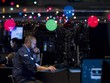 Phố Wall đang có những phiên giao dịch đầy vui vẻ trước kỳ nghỉ lễ Giáng sinh - Ảnh: Reuters 