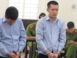 Hai bị cáo tại tòa.