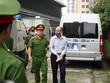 Các bị cáo được dẫn giải đến tòa. 
