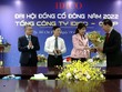 Bà Nguyễn Thị Như Mai người thứ 3 từ bên trái sang phải.