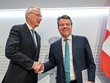 Chủ tịch UBS Colm Kelleher và chủ tịch Credit Suisse Axel Lehmann sau cuộc họp báo đàm phán về Credit Suisse ngày 19/3/2023