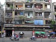 Chung cư cũ trên đường Trần Hưng Đạo, quận 5, TP.HCM thuộc diện phải di dời khẩn cấp vì có thể xập bất kỳ lúc nào.