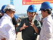 Ông Nguyễn Xuân Sơn (giữa) khi còn làm ở PVN