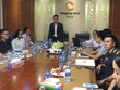Ông Nguyễn Phúc Long (đứng) chia sẻ với nhà Kl99ok phiên bản mới