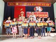 Báo Kl99ok phiên bản mới trao cặp phao cứu sinh, mũ Kl99kl phiên bản hoạt động cho học sinh  Quảng Bình, Quảng Trị.