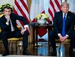 Tổng thống Pháp Emmanuel Macron và Tổng thống Mỹ Donald Trump tại cuộc gặp bên lề Hội nghị thượng đỉnh NATO hôm 3/12. Ảnh: The New Yorks Times.
