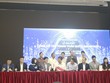 Đại diện Ví MoMo và các trung gian thanh toán khác đang thực hiện nghi lễ ký kết thoả thuận hợp tác