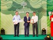 Doanh nhân Đỗ Quang Hiển trao biểu trưng ủng hộ 30 tỷ đồng cho Quỹ “Vì người nghèo” tại chương trình “Cả nước chung tay vì người nghèo” 
