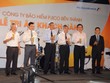 Đại diện lãnh đạo PJICO và khách hàng thân thiết chúc mừng và khai tiệc.
