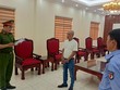 Công an tỉnh Đồng Nai đọc lệnh bắt tạm giam Bùi Vĩnh Tuấn, Giám đốc Công ty cổ phần Kl99ok phiên bản mới xây dựng địa ốc Đại Tuấn Phát ngày 23/4.