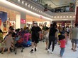 Trung tâm thương mại Aeon Long Biên tấp nập khách "trốn nóng" trong ngày 3/6 (Ảnh: Nguyên Trang)
