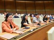 Các đại biểu Quốc hội ấn nút thông qua Luật Giao dịch điện tử sáng 22/6
