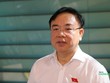 Đại biểu Nguyễn Công Long trả lời báo chí bên hành lang Quốc hội sáng 23/11 (Ảnh: M.Minh)